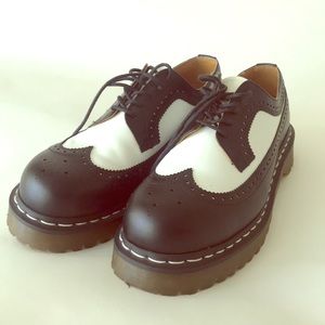 NWOT DR MARTENS 3989 BEX BROGUE OXFORD SHOE